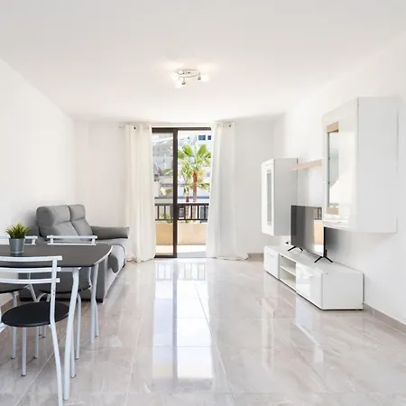 Apartment 3 50m From The Americas Promenade With Heated Pool