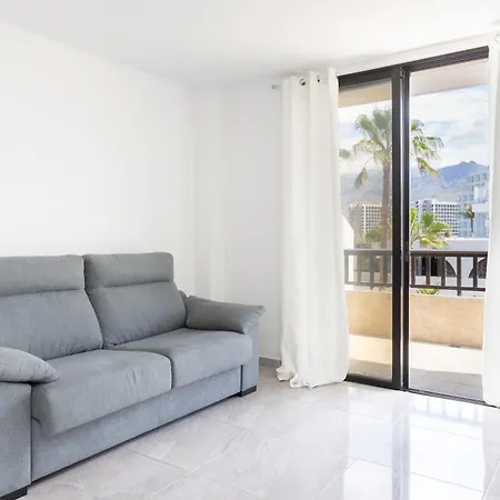 Apartment 3 50m From The Americas Promenade With Heated Pool