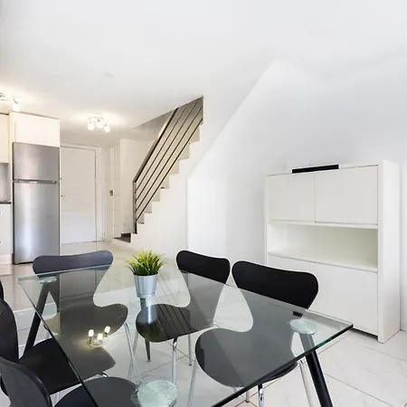 3 50m From The Americas Promenade With Heated Pool