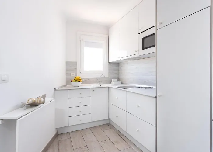 3 50m From The Americas Promenade With Heated Pool شقة أرونا