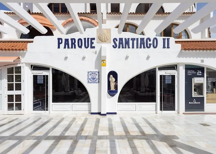 3 50m From The Americas Promenade With Heated Pool