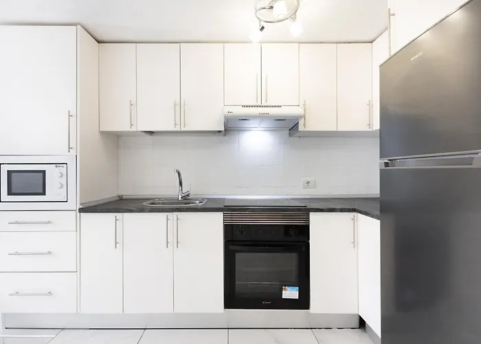 3 50m From The Americas Promenade With Heated Pool * أرونا